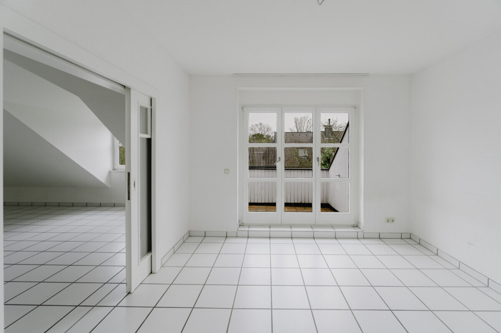 Schönes Ess-/ Arbeitszimmer 