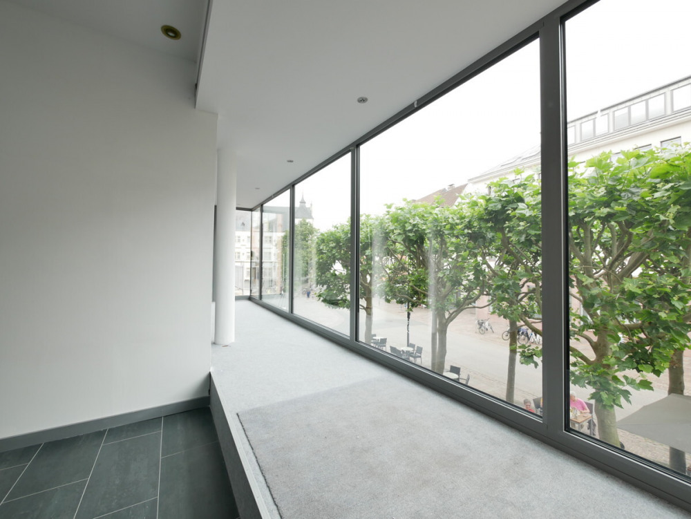 Gut sichtbare Fläche / Bodentiefe Fenster 