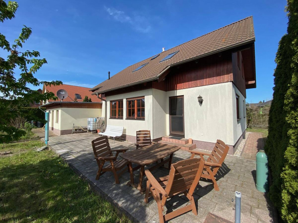 Objektrückseite mit Terrasse