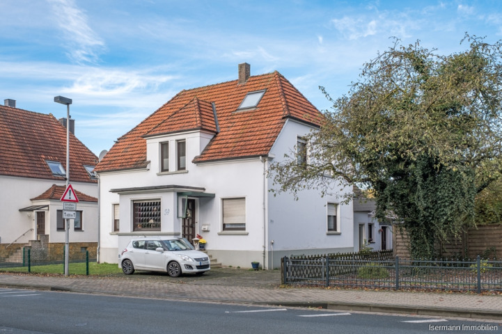Großzügiges Zweifamilienhaus mit separatem Baugrundstück im beliebten Steinhagen