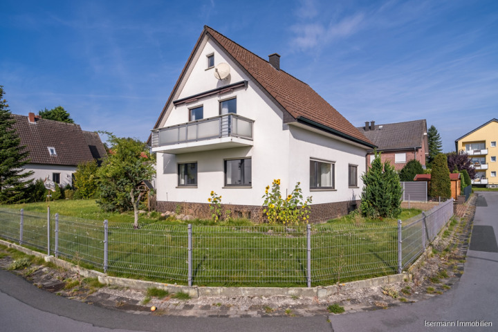 Gepflegtes Ein-/Zweifamilienhaus mit großzügigem Garten und Doppelgarage in Langenberg