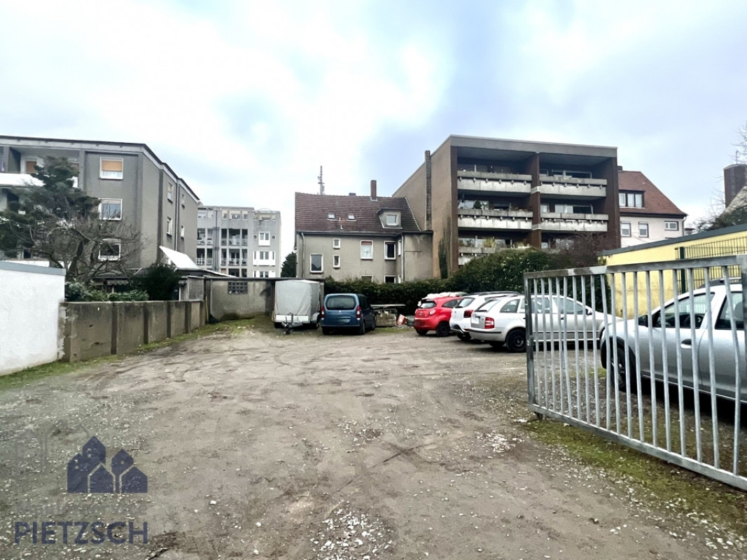 Grundstück