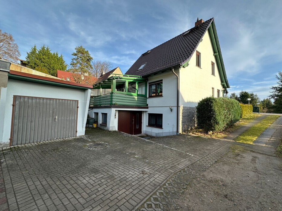 Separate Garage