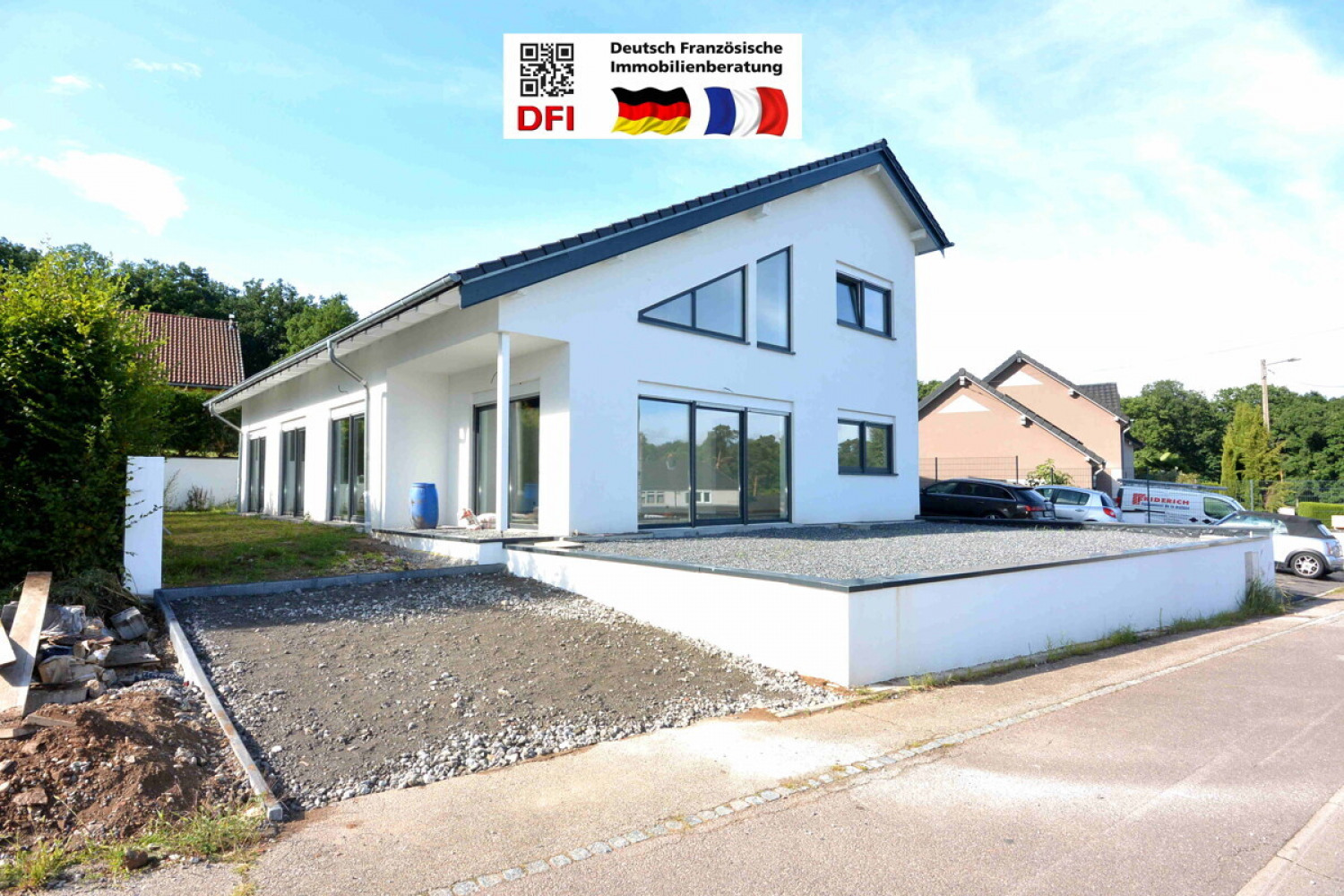 1  mit 2 Parkplätzen