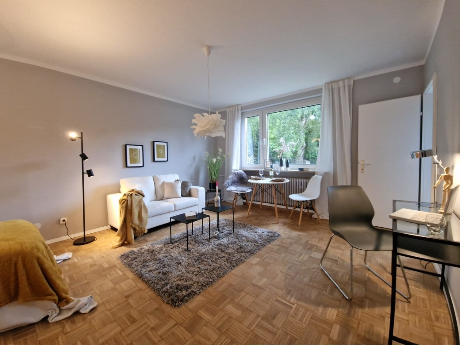 Wohn-/ Schlafzimmer
