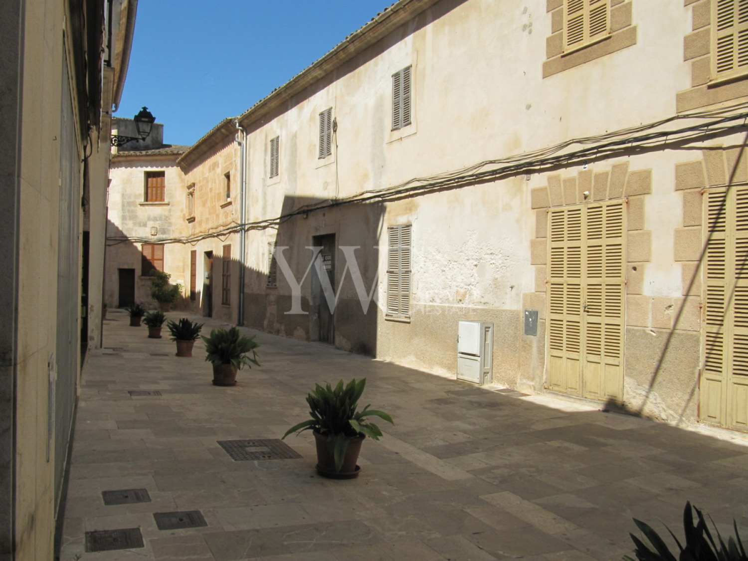 x-mallorca-norden-muro-dorfhaus-patio-ansicht-fassade-2