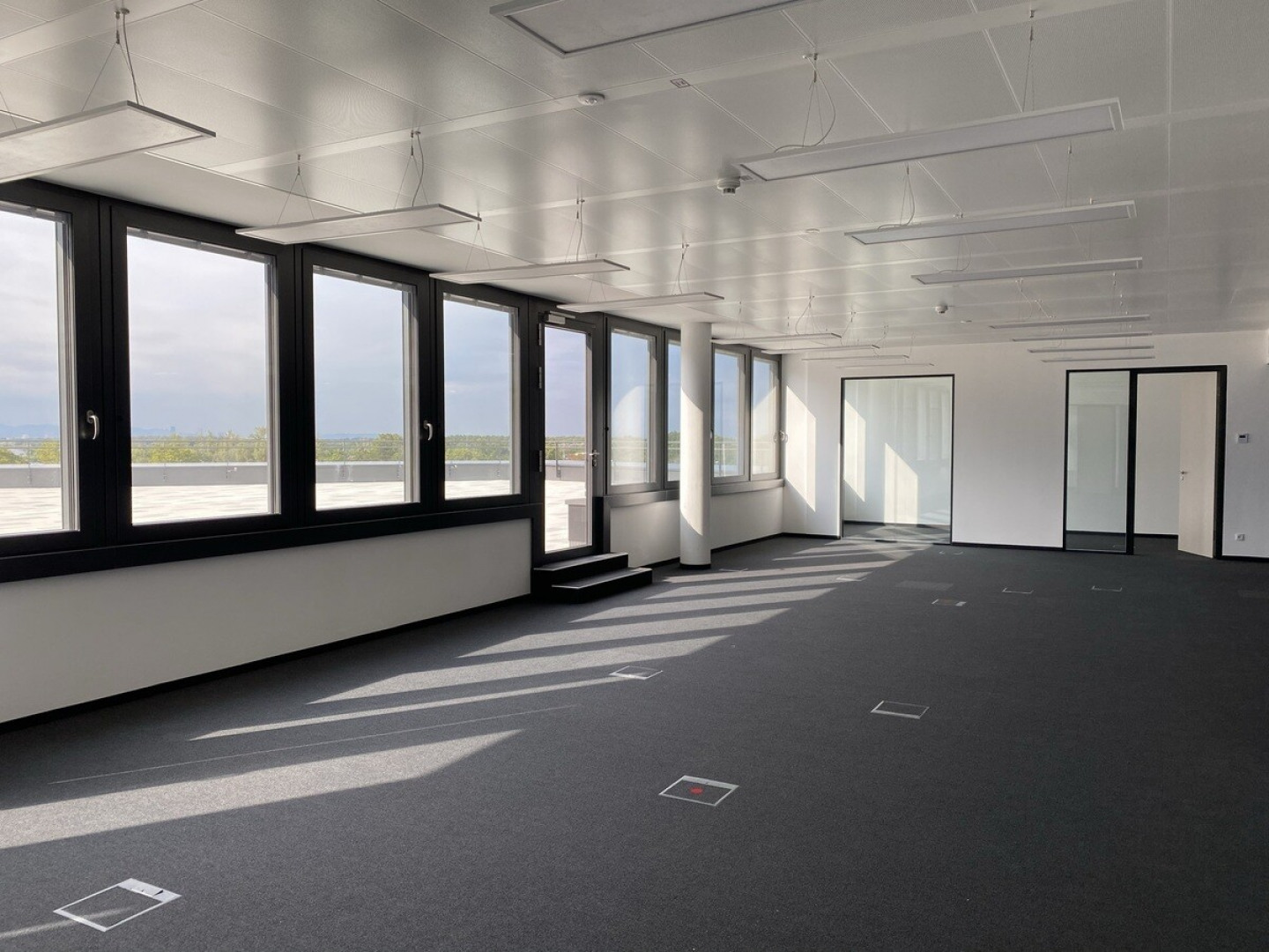 1300 Wien Flughafen Office Park 1 Firma Regus www.ehl.at