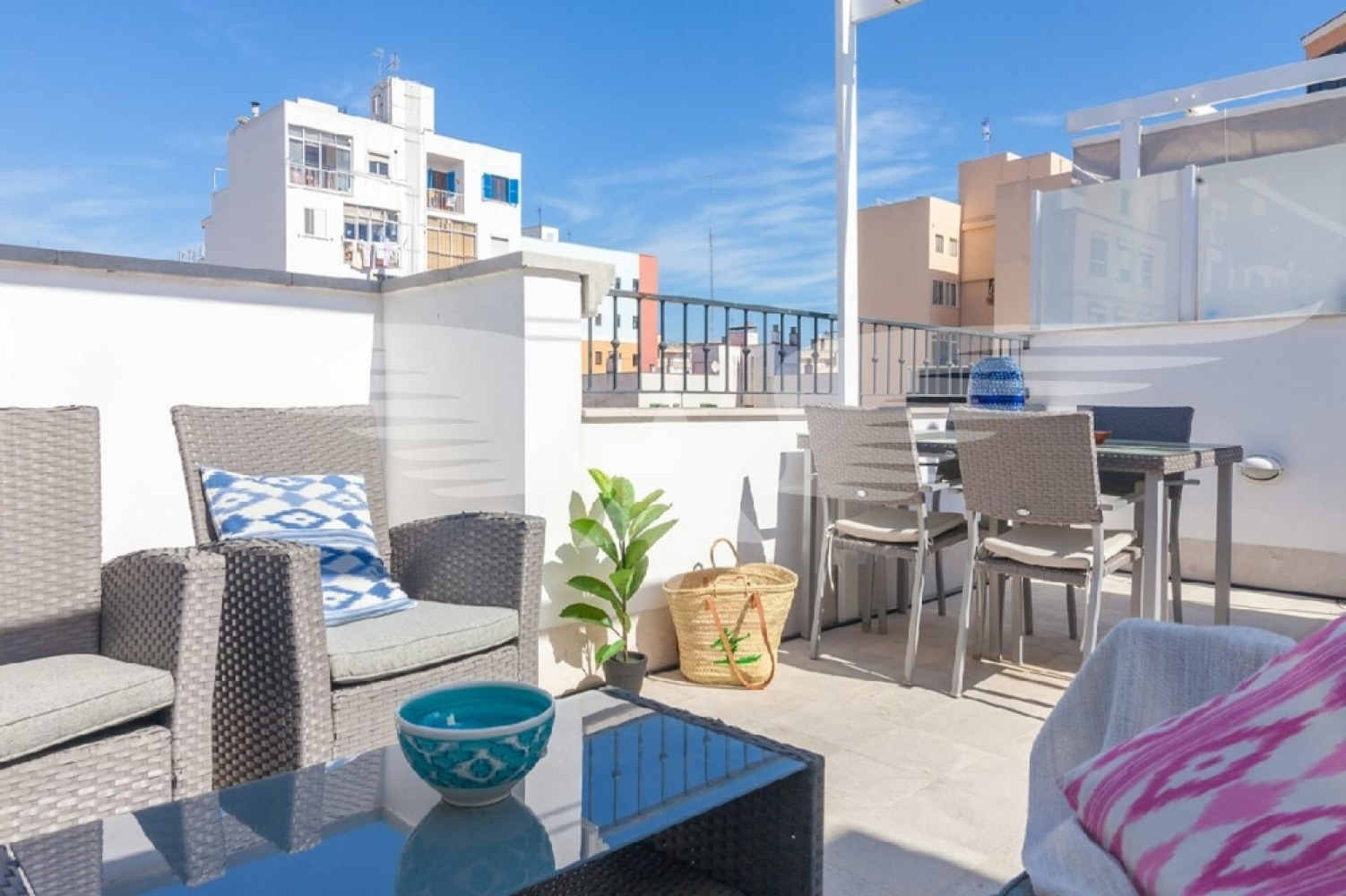 Rooftop-Terrace (without furniture)