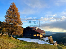 Geschlossener Hof mit Panoramablick in Jenesien - Südtirol
