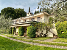 Villa mit Pool, großem Garten und Panoramablick in Bardolino - Gardasee