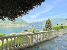 Herrschaftliche Villa mit Pool und Blick auf den Comer See in Torno