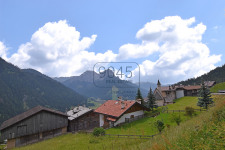Stilvolles Einfamilienhaus mit zwei Wohnungen in den Dolomiten in Monzon - Südtirol / Trentino
