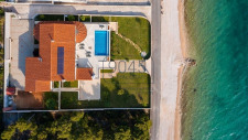 Luxuriöses Anwesen mit Infinity-Pool direkt am Meer in Sibenik - Kroatien