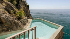 Villa mit Meerblick auf den Klippen von Furore - Küste von Amalfi