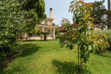 Renovierte freistehende Villa am Golf von Cagliari in Quartu Sant'Elena