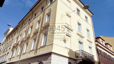Invest: kleiner restaurierter und vermieteter "Palazzo" in Triest