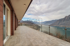 Moderne Villa mit fantastischem Panoramablick auf den Iseo-See - Lombardei
