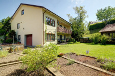 Familienfreundliches Einfamilienhaus mit Garten und Garage in Reichertsheim