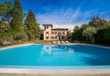 Villa mit privatem Steg in Sirmione - Gardasee