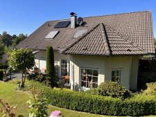 Haus mit Terrasse und Garten
