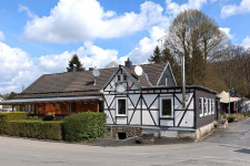 Gaststätte mit Wohnhaus