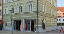 Vermietung einer Ladenfläche und diversen Wohnungen