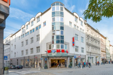 Vermietung diverser Büroflächen im "Wöhrl-Haus"