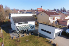 Einfamilienhaus seitlich