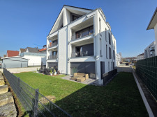 Haus-Gartenansicht 1