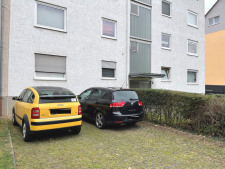 Stellplatz direkt vor dem Haus