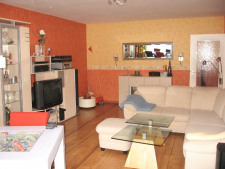 Wohnzimmer mit Laminat