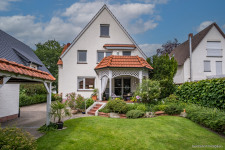 charmantes Zweifamilienhaus in beliebter Lage von Halle (Westf.)