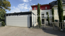 Fassade vorne mit Garage 2