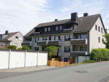 Hausrückansicht + Garagen