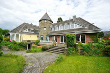 Issum-Sevelen: Großes Anwesen