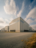 a-photograph-of-a-massive-industrial-war_gs24tWMrTyua0-vD4ct5yg_ZJRG5moUTN-kGOf6jOs4tw