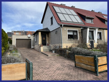 Straßenfront