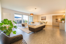 548EBB74-00A7-4E13-B007-FA32D9D6A66C