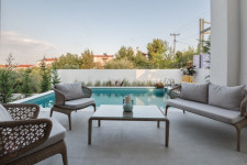 IMG-fcc15e147386f3f3c5734c5249edd043-V