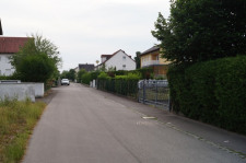 Mittelfeldweg Ansicht zum Eingang