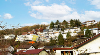 Ansicht Terrassenhaus von der Nachbarstraße aus