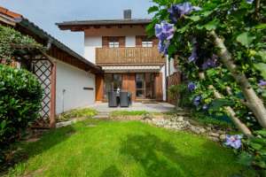 Garten mit Terrasse