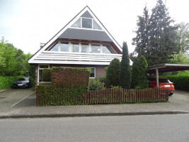 Eigener Garten mit Carport