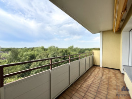 Überdachter Balkon mit Weitblick