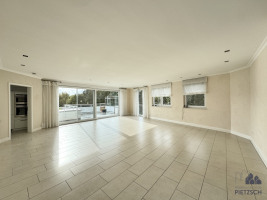 Großzügiges Wohn-/Esszimmer