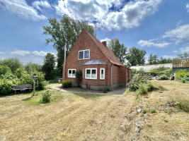 Haus mit großem Grundstück