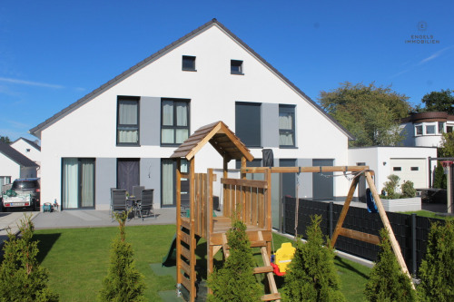 Neuwertige Doppelhaushälfte in Siegburg