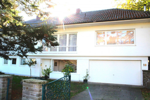 Freistehende Villa in Bad Honnefmit Garge 
