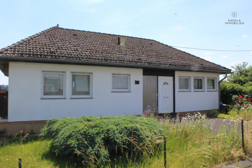 reistehendes Haus in Stürzelbach