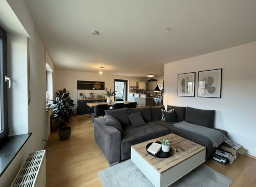 Wohn- Esszimmer KI generiert